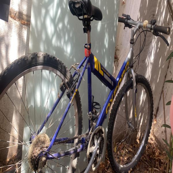 Bicicleta mountain bike