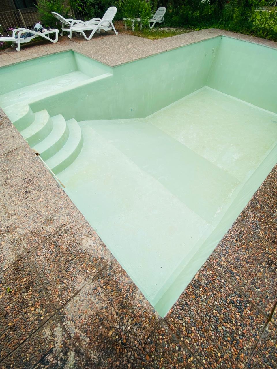 Servicio de Mantenimiento y Pintura de piscinas